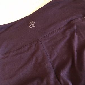 Balance Collection plum leggings